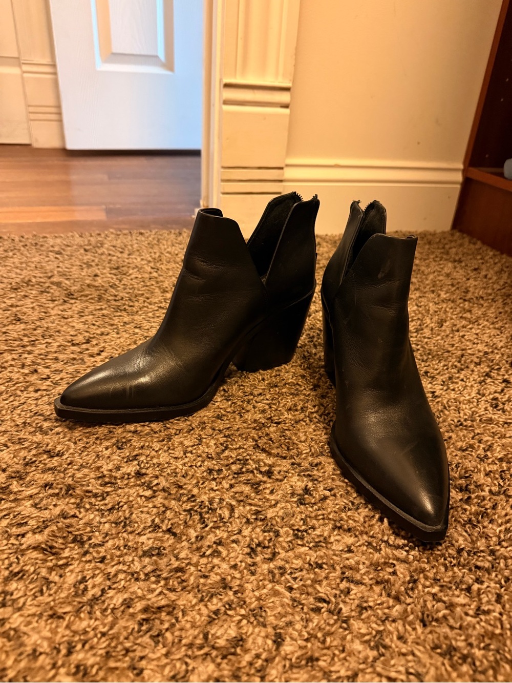 Vince Camuto Black Pointed-Toe Leather Ankle Booties